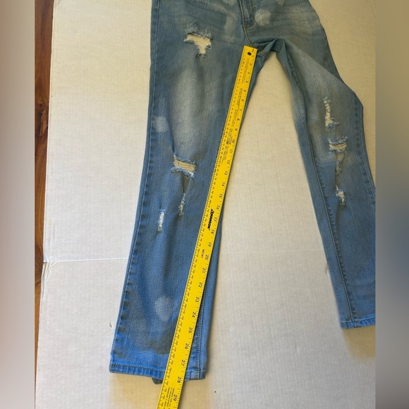 EST 1946 Denim Contemporary Blue Jeans Distressed with Natural Fading Sz-6. F8 - Picture 9 of 9
